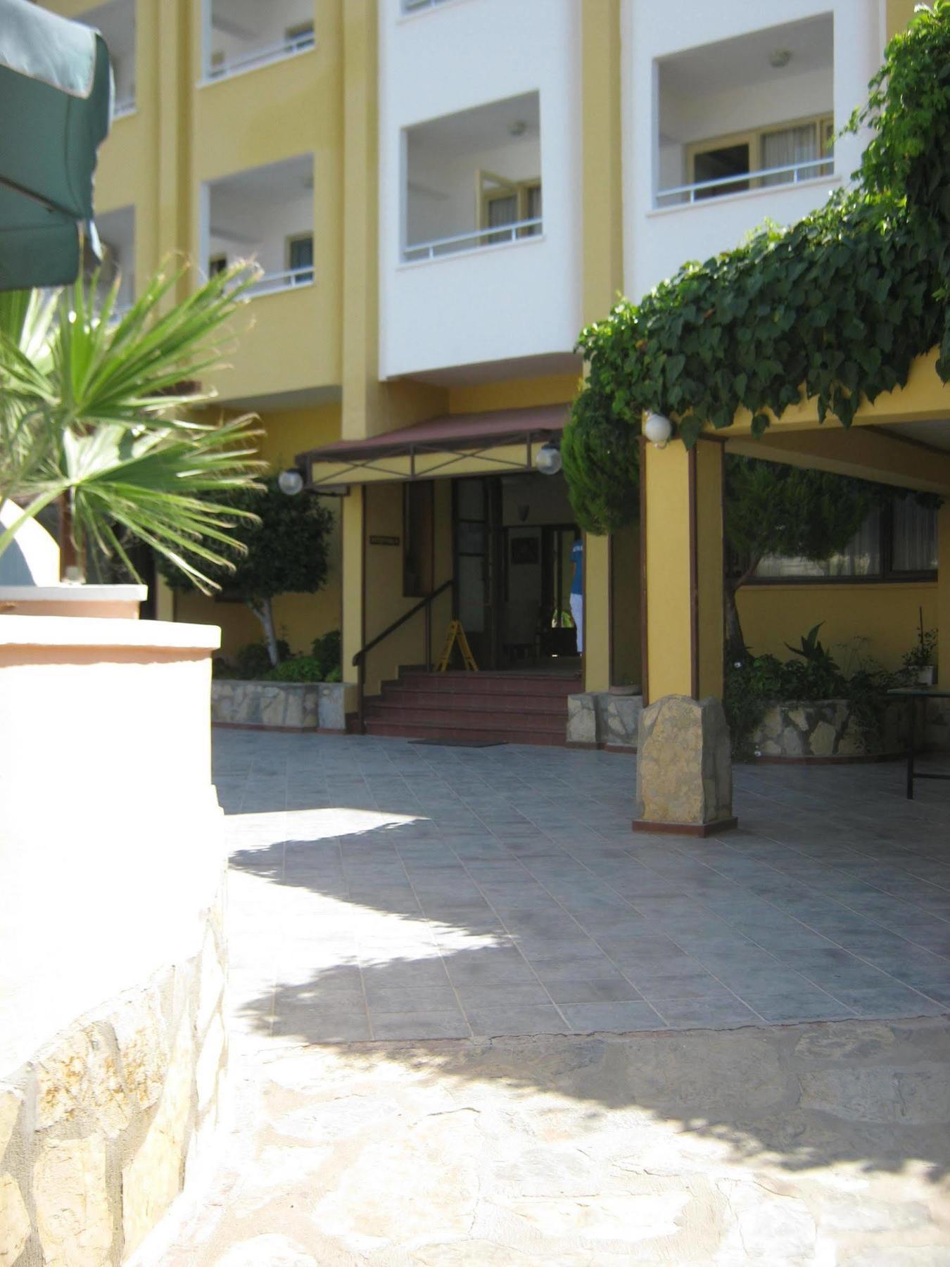 Oya Apartments Kusadasi Luaran gambar